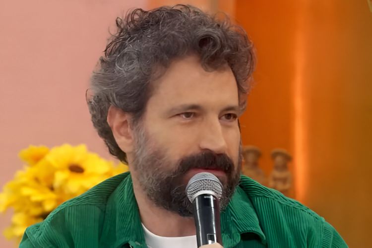 Indignado! Caco Ciocler desmente fake news envolvendo seu nome e carreira, e solta o verbo: “As pessoas enlouqueceram”
