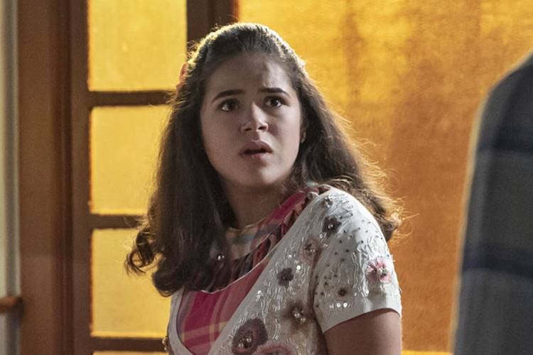 Garota do Momento: Bia faz confissão e decepciona Clarice