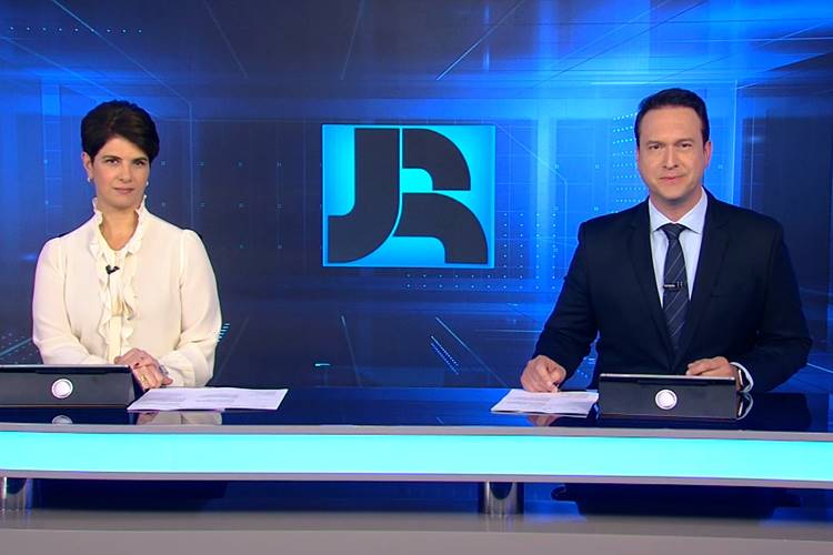 Jornal da Record sofre mudança e será exibido em novo horário na programação