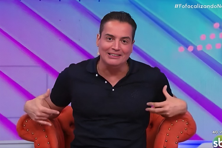 Leo Dias solta indireta e diz que o Fofocalizando incomoda artistas do SBT