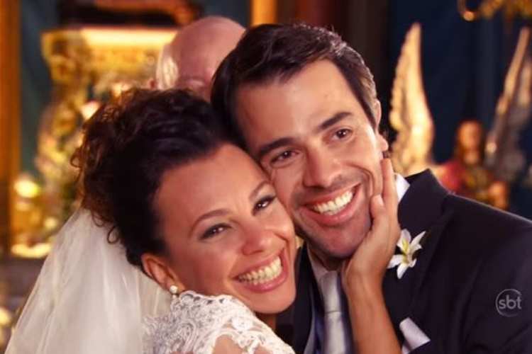 SBT anuncia volta da novela Uma Rosa Com Amor