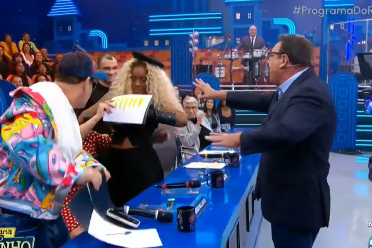 Cariúcha deixa Ratinho desesperado durante programa ao vivo no SBT