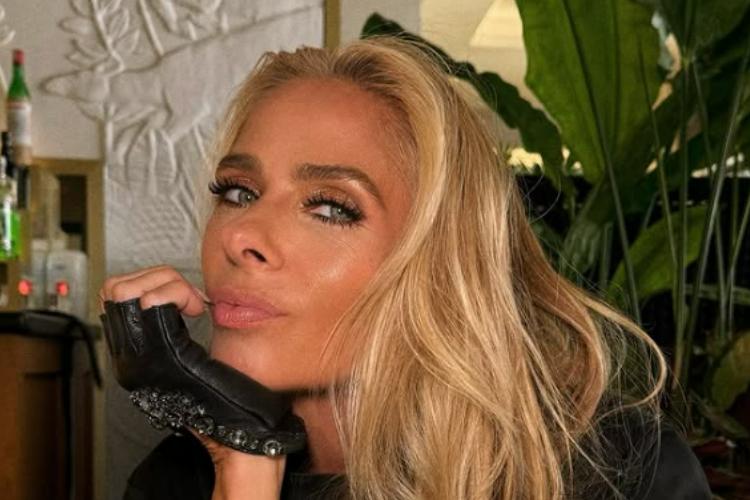 Adriane Galisteu não se cala e rebate críticas de internautas sobre seu corpo: “Sou bem resolvida”