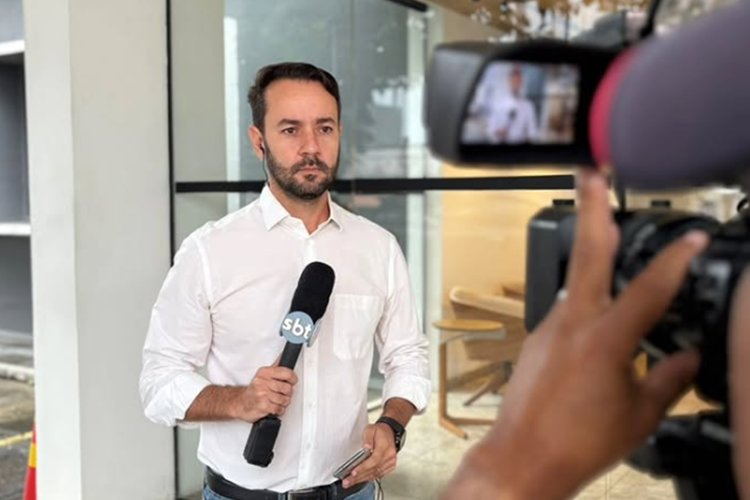 Repórter do SBT é agredido durante transmissão ao vivo
