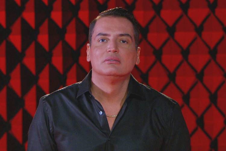 Leo Dias se emociona ao anunciar morte