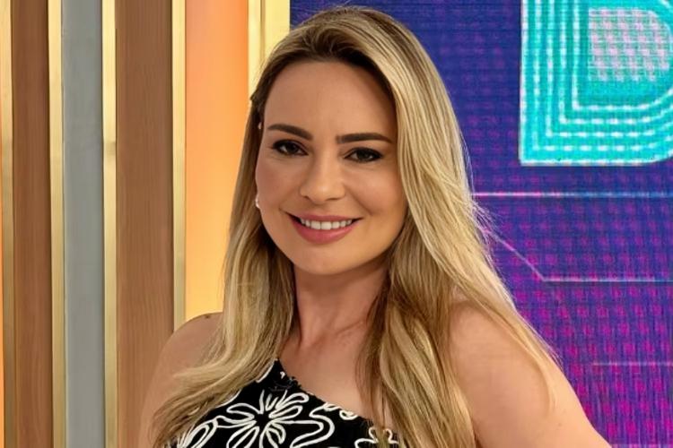 Rachel Sheherazade anuncia volta à Record e projeto vem à tona: “Lá vamos nós”