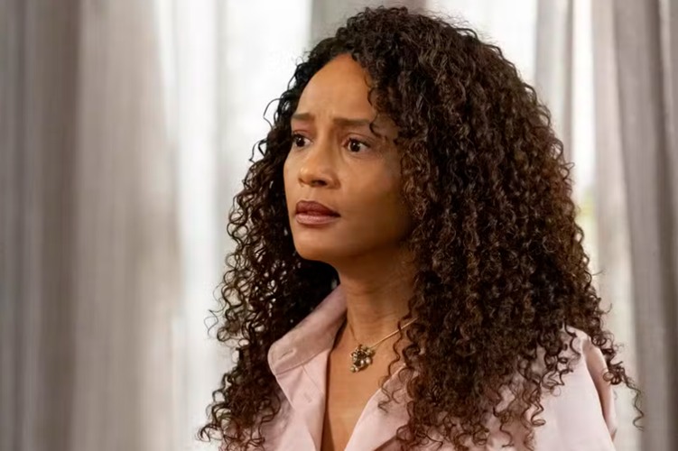 Vale Tudo: Raquel descobre armação e agride Odete Roitman