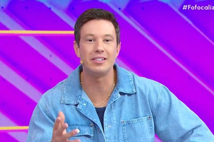 Gabriel Cartolano, apresenta o Fofocalizando - Foto: SBT