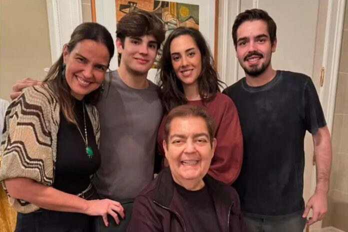 Luciana Cardoso, Faustão e os filhos - Foto: Instagram