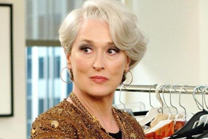 Miranda em O Diabo Veste Prada - Foto: Reprodução/YouTube