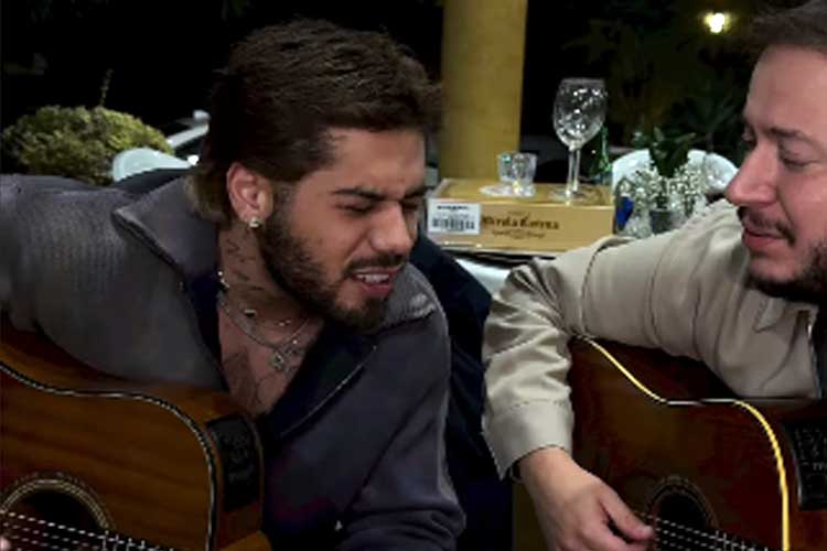 Zé Felipe volta às origens e impressiona ao soltar a voz ao som de música sertaneja