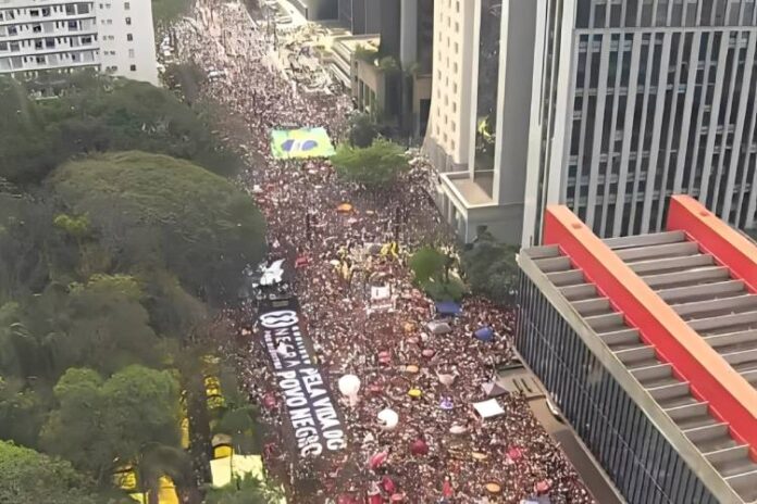 Ato contra PEC da Blindagem e PL da Anistia em SP (Reprodução: GloboNews)