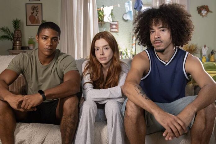 Dona de Mim - Marlon - Kami - Ryan Dona de Mim - Marlon - Kami - Ryan