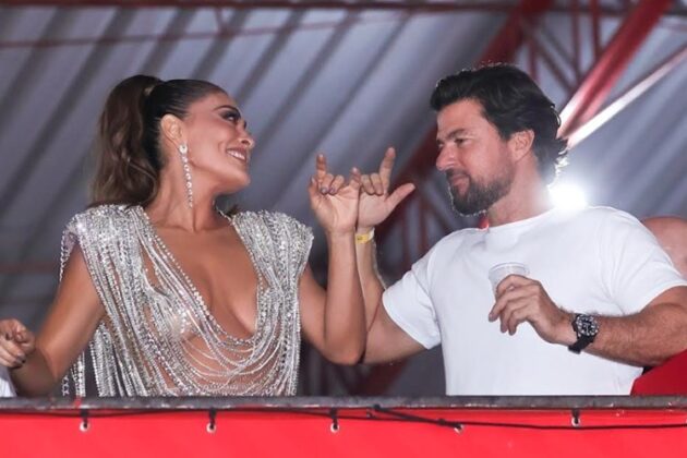 Juliana Paes na Viradouro - Foto: Anderson Bordê / AgNews