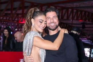 Juliana Paes e o marido Carlos na Viradouro - Foto: Anderson Bordê / AgNews