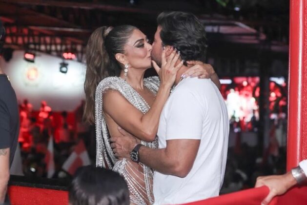 Juliana Paes e Carlos na Viradouro - Foto: Anderson Bordê / AgNews