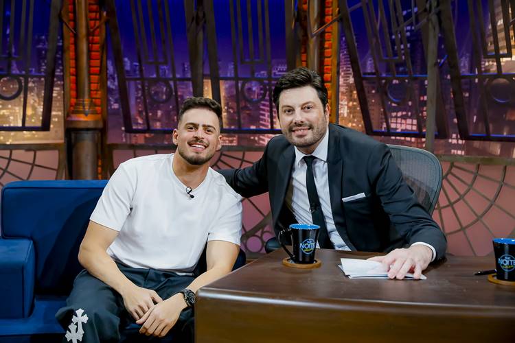 Jon Vlogs revela histórias inusitadas de suas lives e projetos no The Noite desta terça (9)