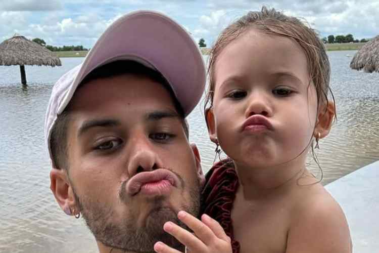 Zé Felipe encontra a primogênita, Maria Alice, após hospitalização: “Nosso dia começou assim”