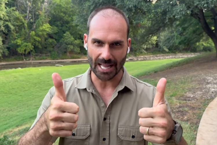 Após áudio vazado, Eduardo Bolsonaro chama GloboNews de braço direito de Lula