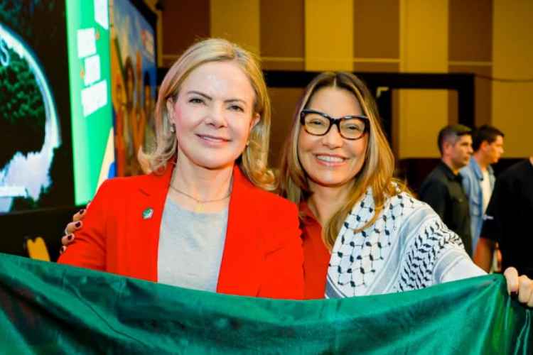 Gleisi diz que ‘não há nada de errado’ em decreto de Lula que amplia poderes de Janja