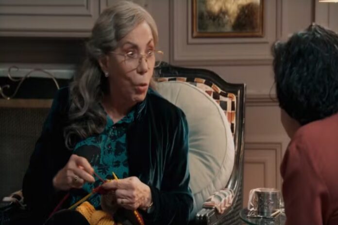 Josefa revela há quanto tempo Arminda e Ferette são amantes — Foto: Reprodução/TV Globo