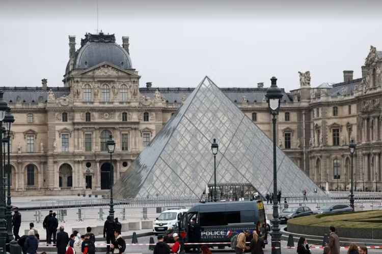 Museu do Louvre fecha por roubo: joias da coleção de Napoleão podem ter sido levadas