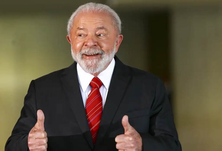 Relator propõe nova escala 6×1 e governo surpreende com reação imediata 