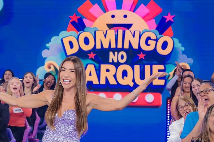 Patricia Abravanel apresenta Domingo no Parque