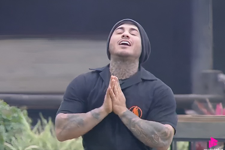 A Fazenda 17: Wallas Arrais vence Prova de Fogo com desafio de resistência