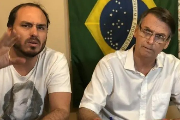 Carlos e Jair Bolsonaro