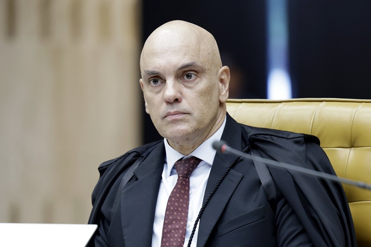 Moraes quebra o silêncio sobre prisão de Bolsonaro: “Patético”