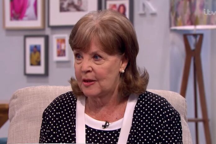 Atriz Pauline Collins - Foto: YouTube