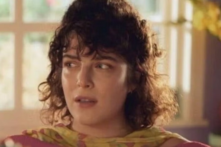 Atriz morde parte íntima de ator durante peça e é processada: “Baixou minha cueca”