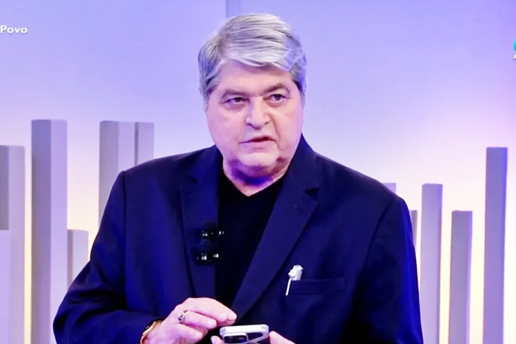 Datena perde a paciência ao vivo com produção de programa na RedeTV!