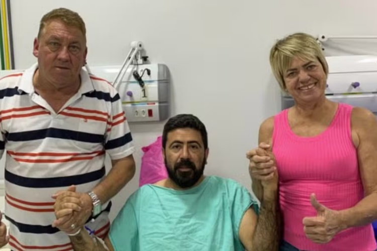 Ex-prefeito de cidade mineira é baleado durante ato de campanha