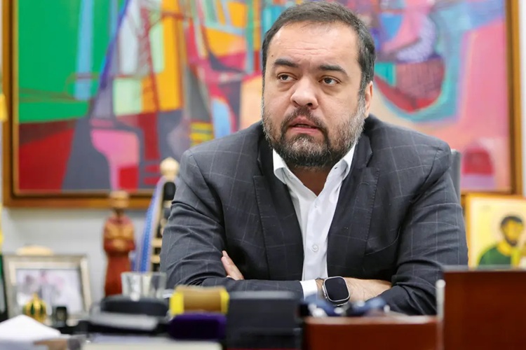 Cláudio Castro autoriza venda no Rio de spray de pimenta para mulheres em farmácias