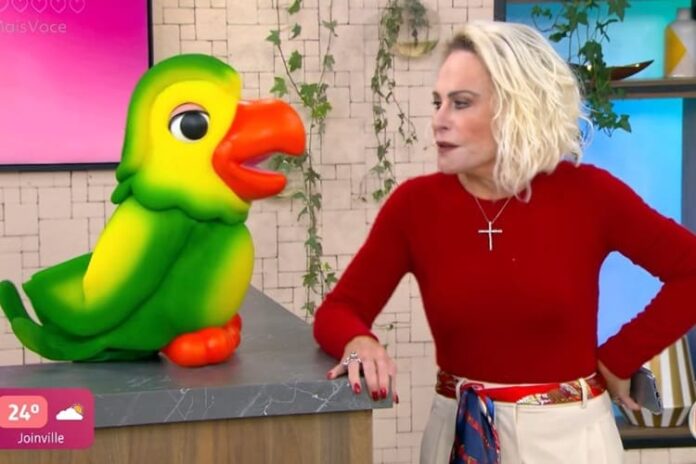 Ana Maria Braga e Louro no programa de hoje Ana Maria Braga e Louro no programa de hoje (Foto: Reprodução/ Globo)
