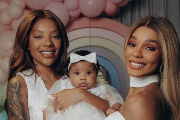 Ludmilla e Brunna com a filha