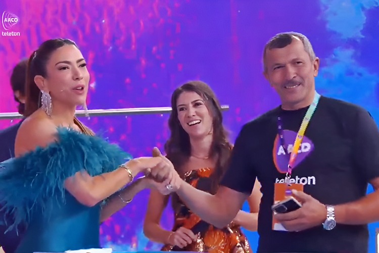 Patrícia Abravanel chora com doação de Tonhão, funcionário do SBT, para o Teleton