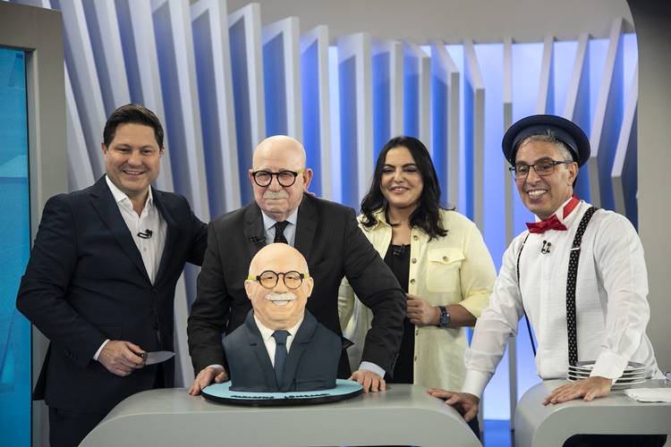 Renato Lombardi se emociona e vai às lágrimas no Balanço Geral SP