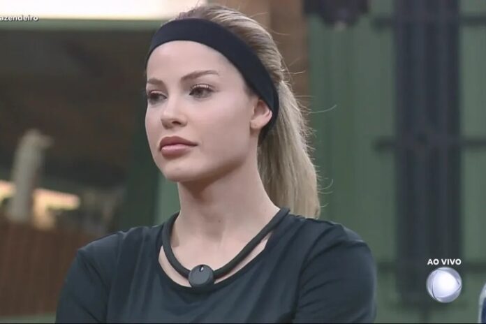 Saory em A Fazenda 17 Saory em A Fazenda 17 (Foto: Reprodução)