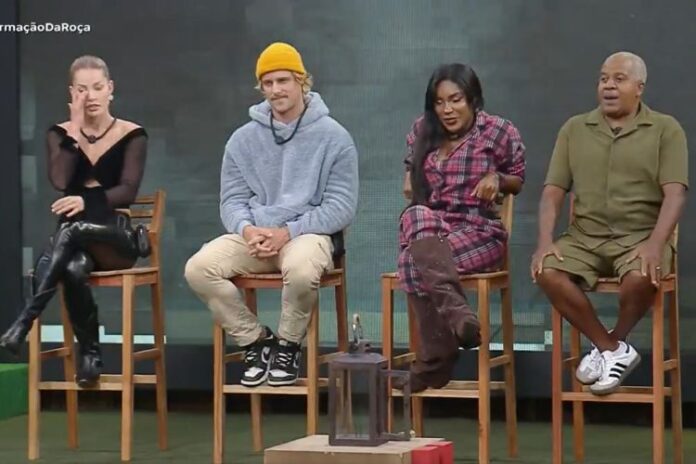 Saory, Matheus, Carol e Toninho Saory, Matheus, Carol e Toninho (Reprodução: Record)