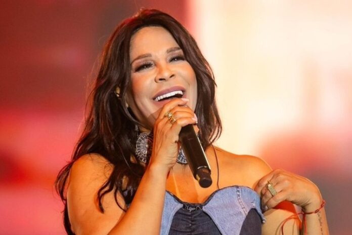 Silvânia Aquino Silvânia Aquino