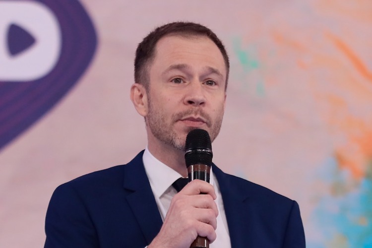 Tiago Leifert expõe apresentador da Globo e revela intimidade