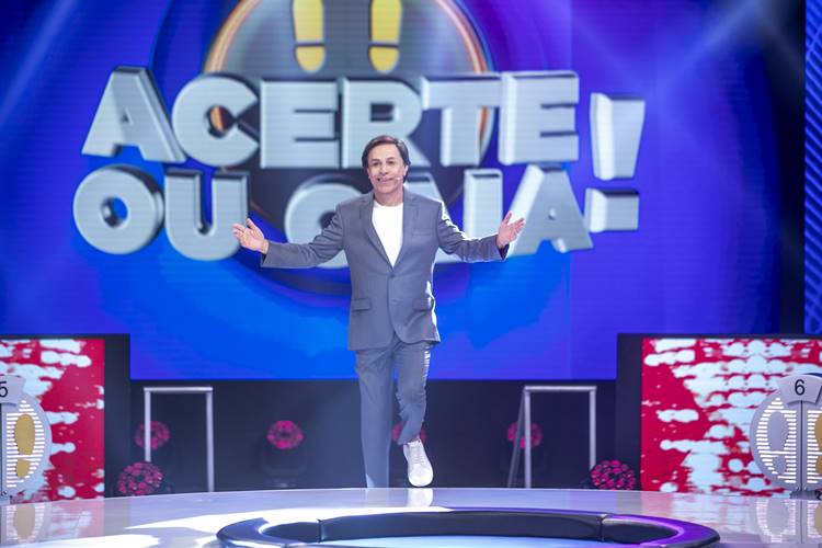 Tom Cavalcante renova contrato com a Record e grava nova temporada do Acerte ou Caia!