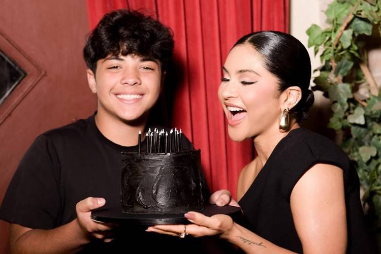 Mileide Mihaile comemora os 15 anos do filho Yudhy, após o jovem passar por uma cirurgia