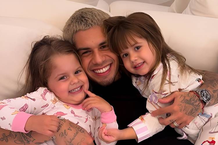 Fofura na Área! Maria Alice e Maria Flor surgem cantando música do pai com Ana Castela