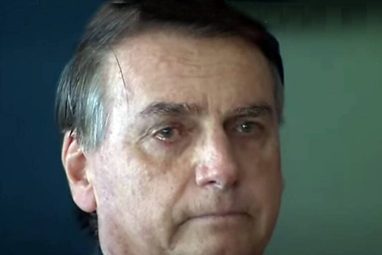 Bolsonaro passa por perícia médica após alegar urgência de saúde