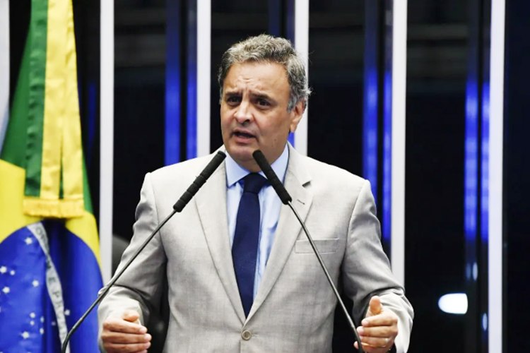 Aécio Neves diz que é contra Lula e manda recado ao Brasil: “Nós somos oposição ao PT”