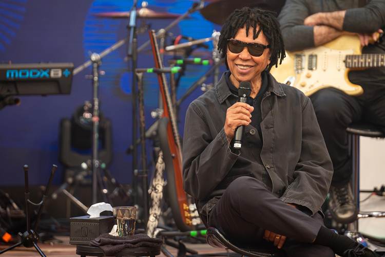 Altas Horas - Djavan